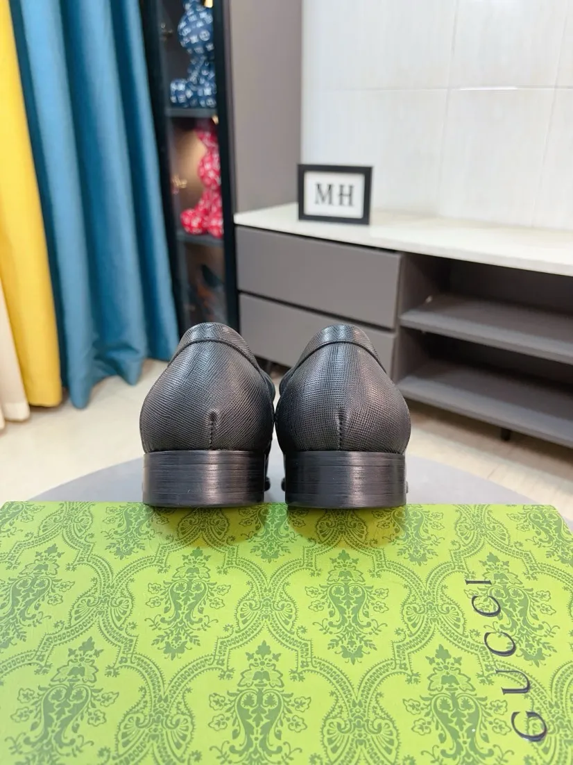 Men's shoes 💰500🌹🌹[GUCCI Gucci] A new style of formal men's leather shoes is coming ~ The original quality upper is made of Italian cowhide➕The leather is soft and delicate, comfortable and soft. The top layer of genuine leather, rubber wear-resistant outsole, the shoe shape is dignified and domineering, and the luxury charm is not concealed! The natural and free nouveau riche leads the trend. Code number: 38-44